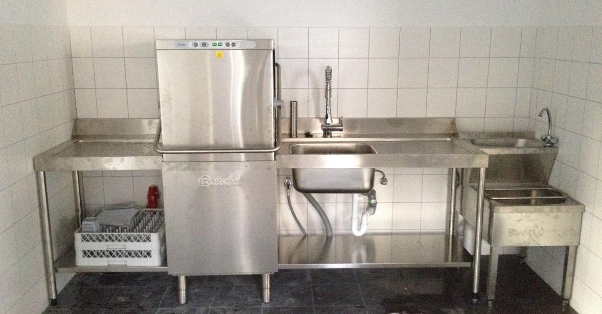 Bartscher Durschubspülmaschine DS + Ausgussbecken