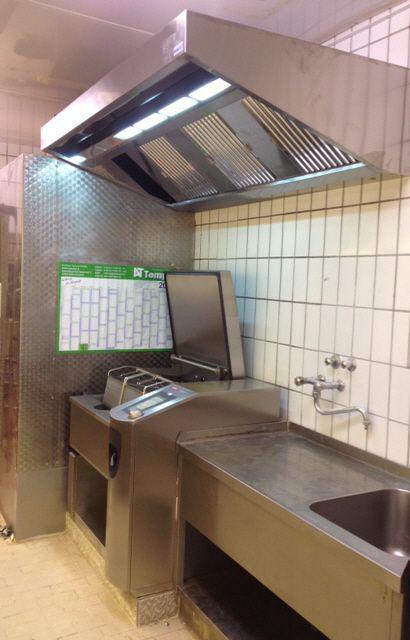 Frima 211 mit Sockelkit und Wandhaube