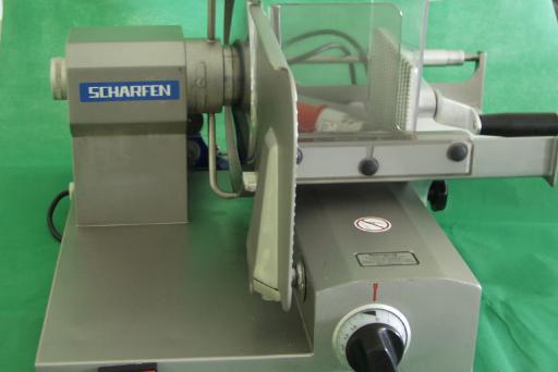 Aufschnittmaschine ES 300 F; mit großem Schlitten